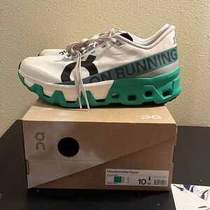 Womens CloudMonster Hyper Size 10!